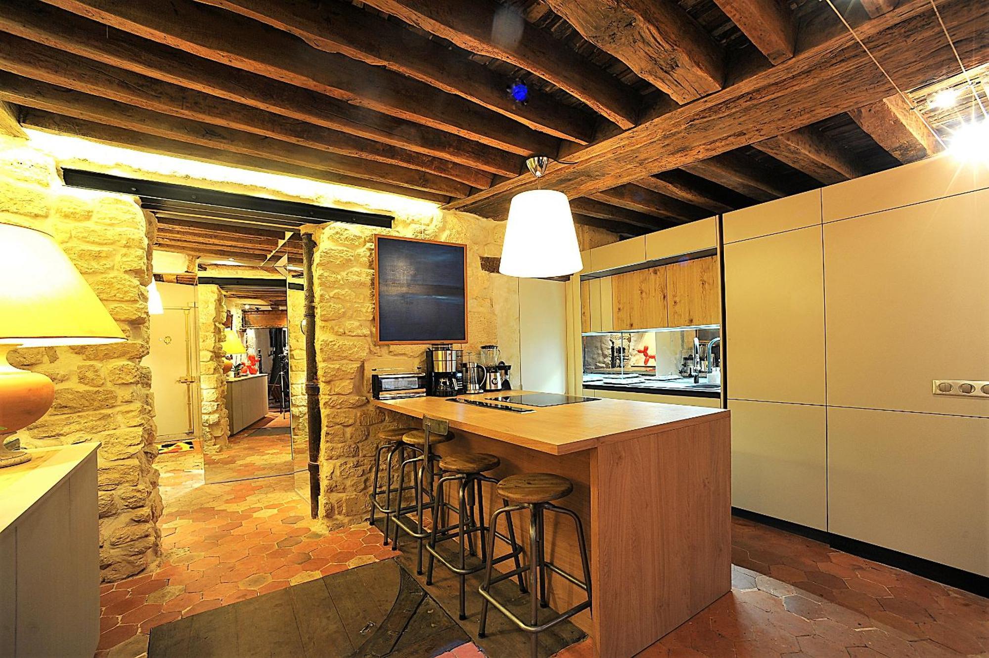 Historical 3 Bedroom Gravilliers * Parijs