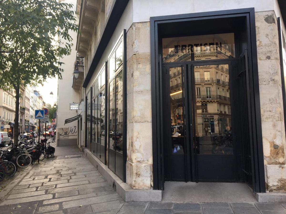 Historical 3 Bedroom Gravilliers Appartement